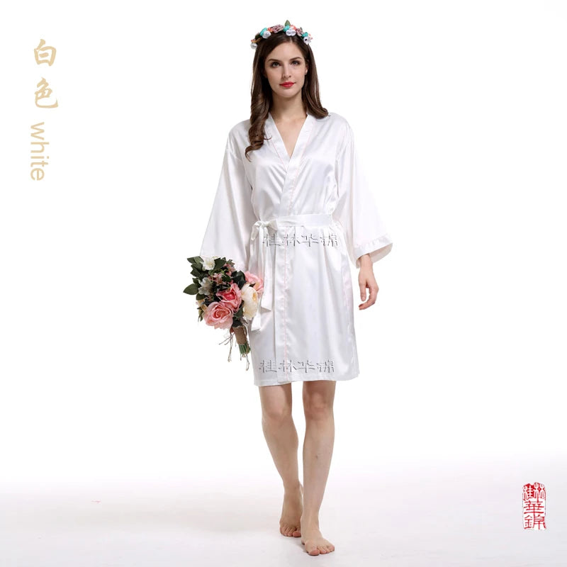 Luxurious Silk Bride Robe for Bridesmaids - A Must-Have for a Perfect Wedding Day