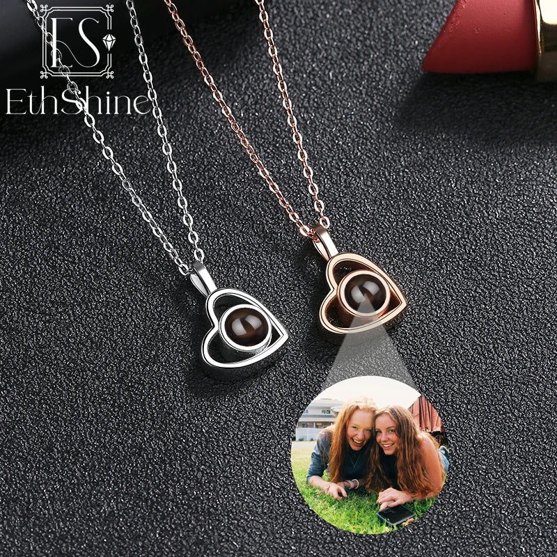 Personalized Projection Photo Necklace - The Perfect Gift for Your Loved Ones